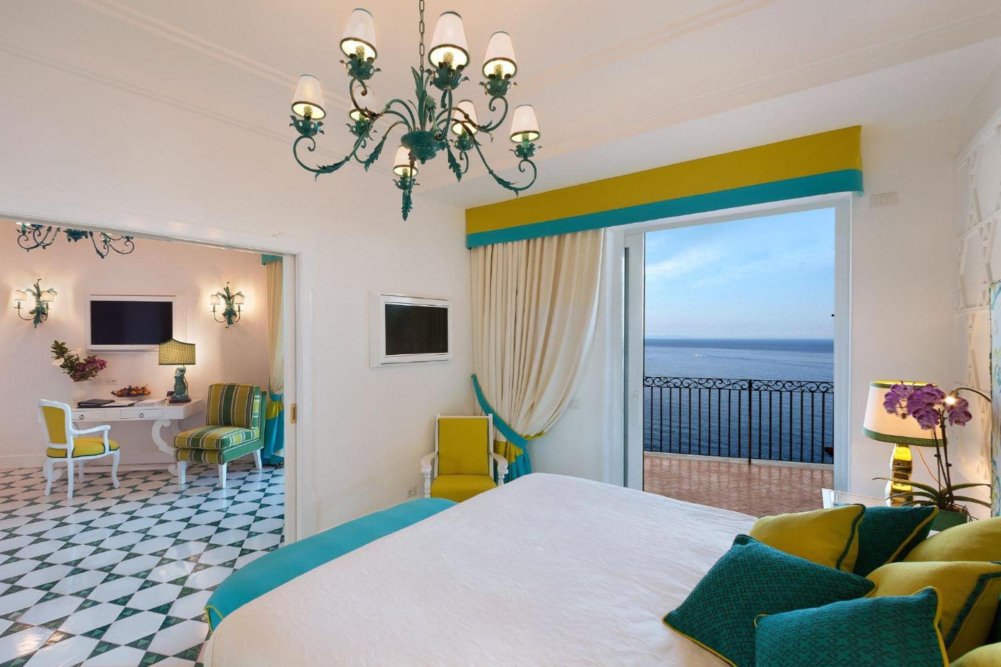 Suite with Terrace and Sea View